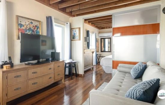 Komffy Waterfront Studio w/King Bed & Free Parking