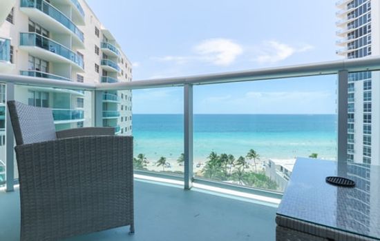 stunning 1BR Oceanview Condo King Bed