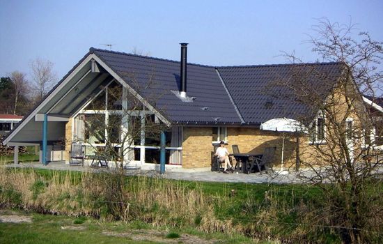 Modernes, geräumiges Haus mit großer Terrasse