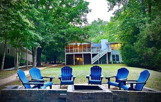 Boat House on Lake Hartwell – Dock, Boat, Games