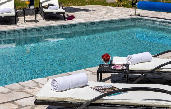 Modernes Ferienhaus in Zaostrog mit Beheiztem Pool