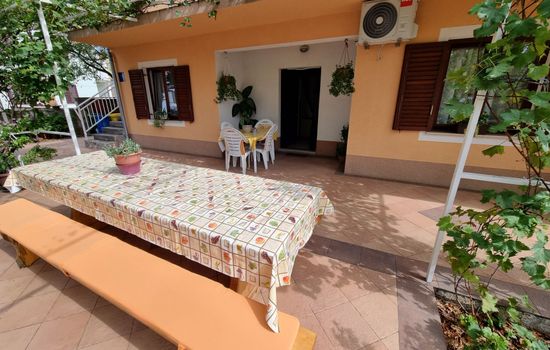 Wohnung in Crikvenica mit Terrasse, AC, Parkplatz