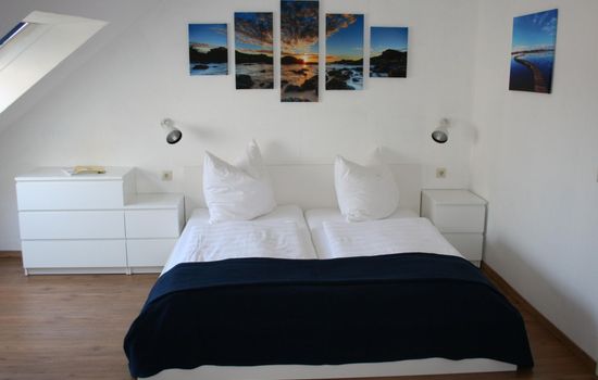 Komplett renovierte, helle Ferienwohnung