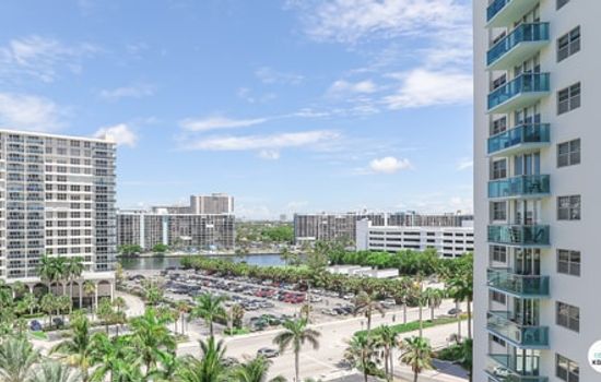 Komffy Apt w/2 Queen Beds & Canal View at Tides