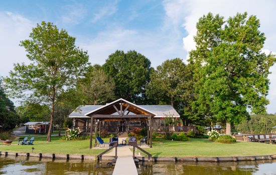 Alabama Georgia Line- Lake Martin Waterfront Retreat
