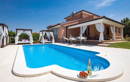 in Medulin mit Privatem Pool