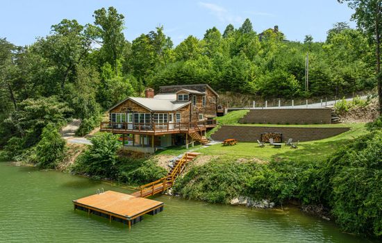Piney Flats Lakefront Retreat