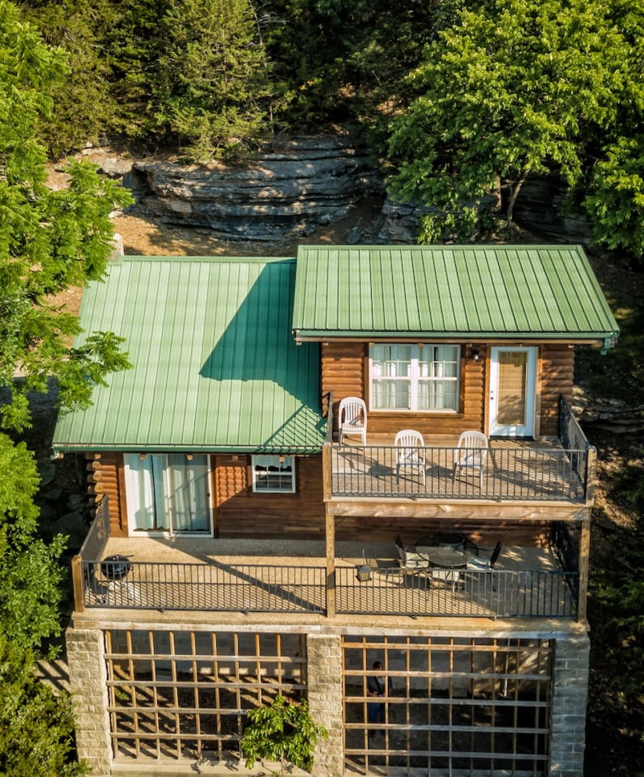 Kenzy’s Wiilderness Lake View Cabin