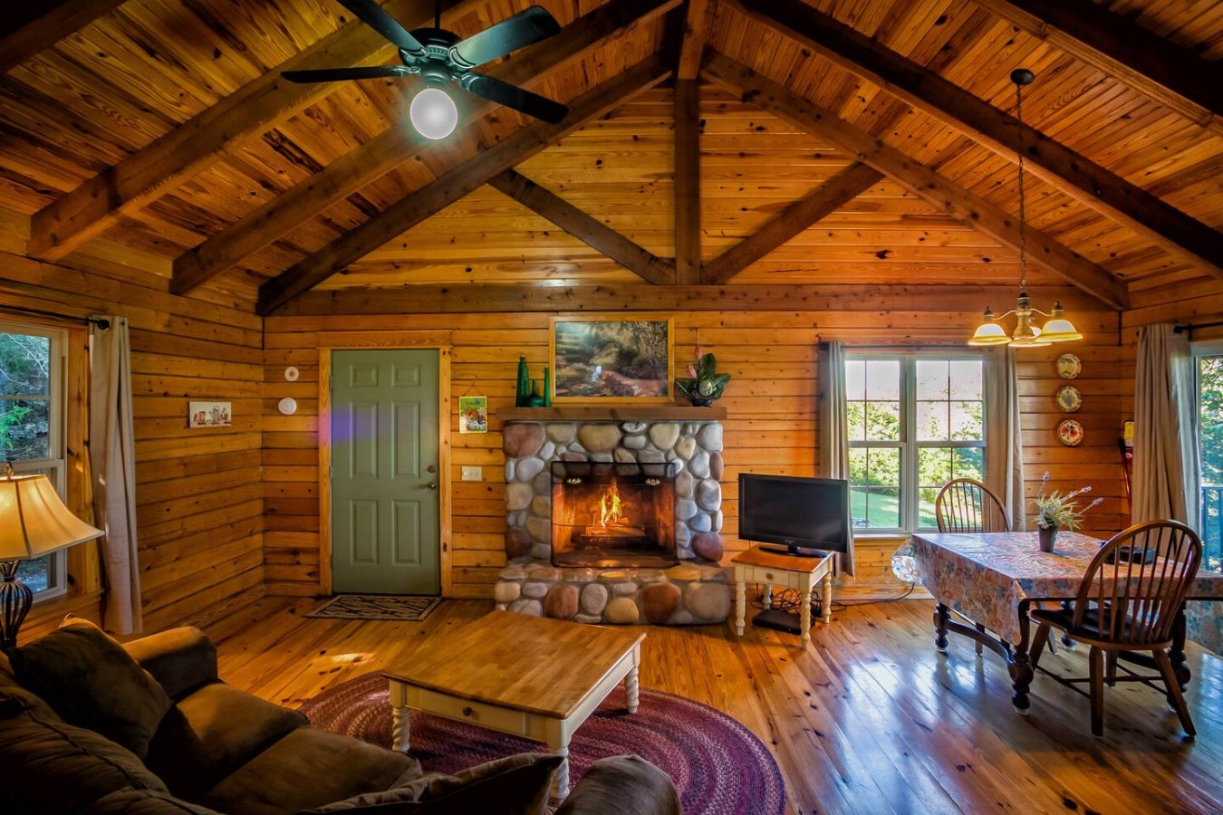 Lake View Honeymoon Log Cabin