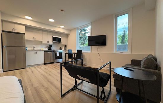 Modern Studio in Trendy Hintonburg