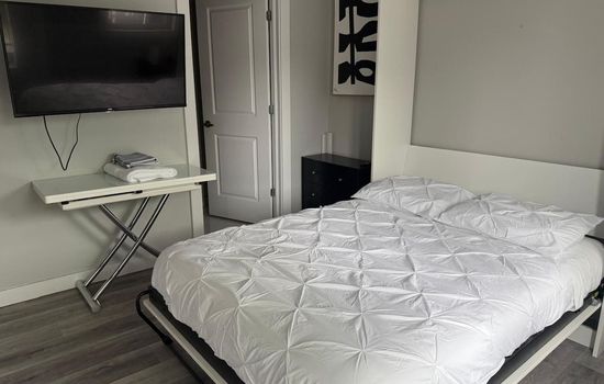 Modern Downtown Studio ByWard & Parliament