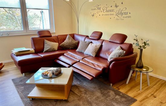 Moderne Wohnung mit Parkplatz und Rheinblick