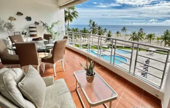 Azure Beach Escape - Oceanfront retreat in SDQ