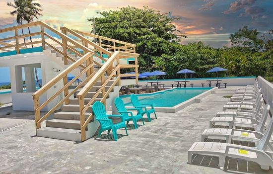 Playa Paradise: Queen ~ Bunk Bed | Sleeps 6