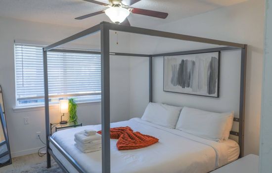 Walk to UT*parking*West Campus*Close to Downtown