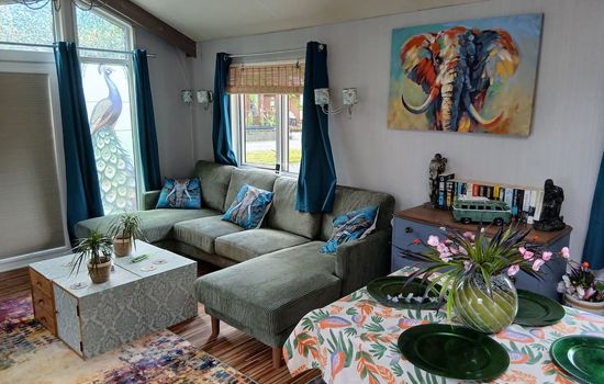 Peacock Lodge Quirky & Tranquil Home Away from Home