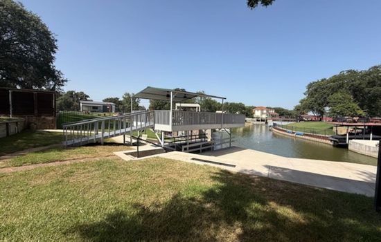 Waterfront Stay at Eagle Mountain Lake