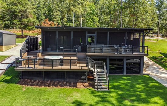 Urban-style lakefront bungalow on Sunset Cove