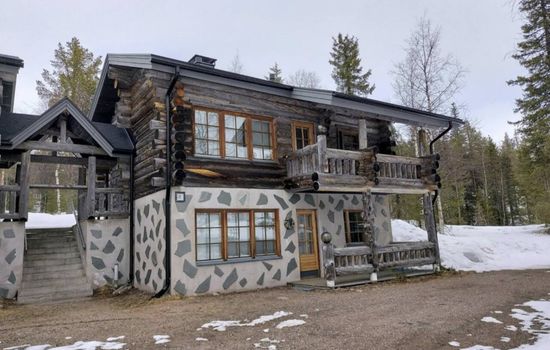 Rukanjurmu 9 | Spacious 2BR Log Apt with Sauna | Near Ski Slopes