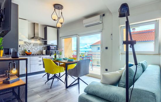 Brandneue Design-Wohnung mit großer Terrasse