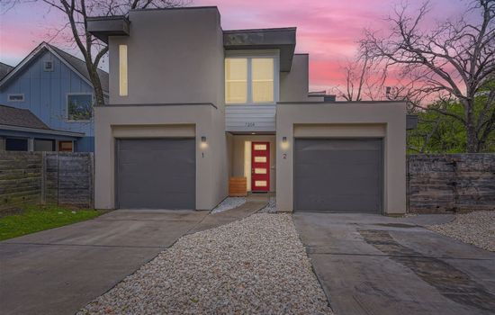 This is the perfect home base for exploring all that Austin has to offer, or simply relaxing and enjoying the vibrant neighborhood.
