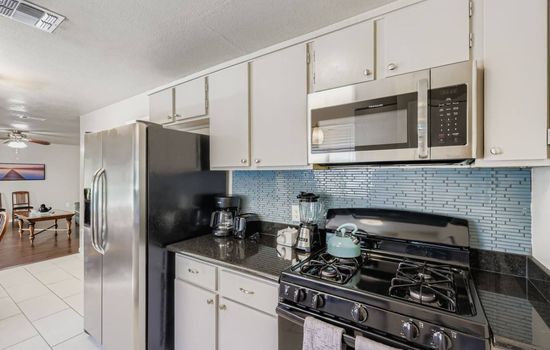 Full kitchen with all the cooking basics.