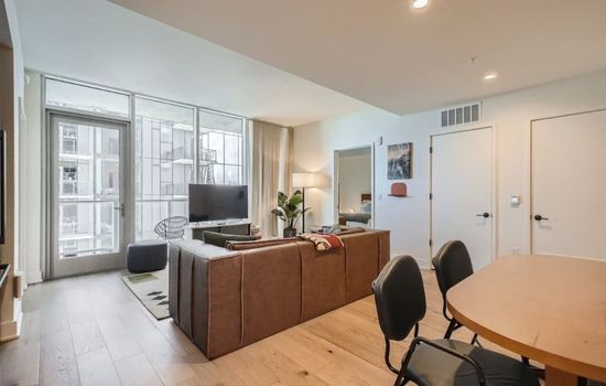 2BD Condo-Rainey St-Best views-RT Pool
