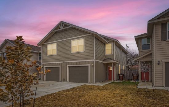 Welcome to Comfort Cove! Boasting an amazing location that is convenient to military bases, downtown San Antonio, Sea World, and the Alamo Ranch area.