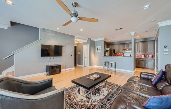 Large spacious living room area.