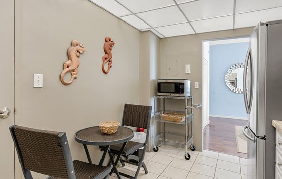 Penthouse w/Queen Bed & Ocean View at Tides