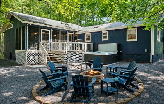 Welcome to our backyard with hot tub and firepit | Arrowhead Lake | Serhii Vacation Rentals