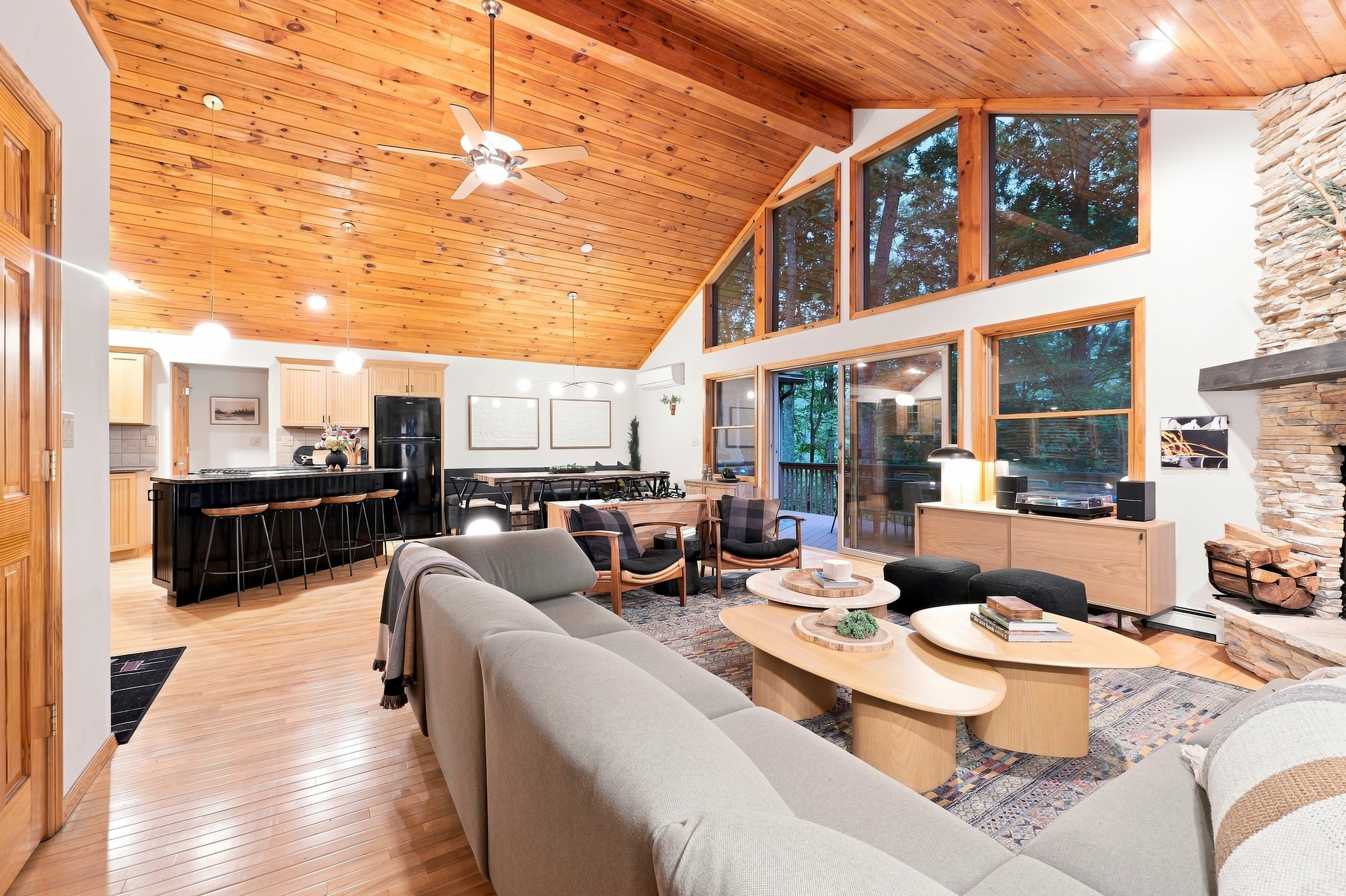 Lake Lochada Hideaway