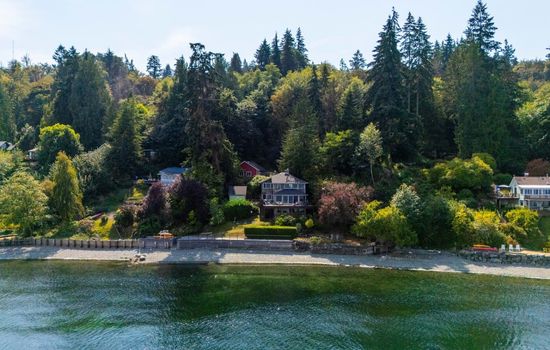 Sea and Sky — a peaceful waterfront escape surrounded by the beauty of the Pacific Northwest