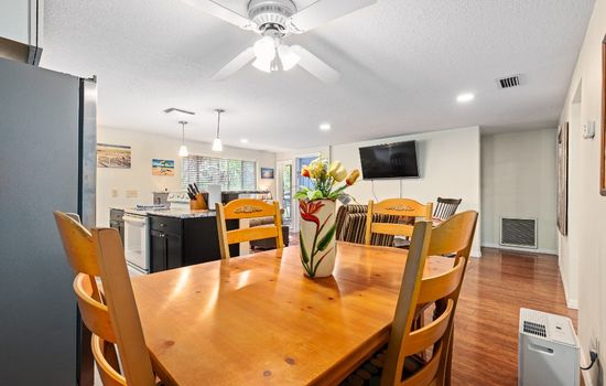 Quiet 2BR Wooded Retreat in New Smyrna Beach