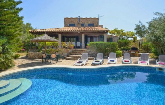 Villa mit Garten, Grill und Terrasse
