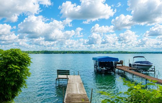 Shoreline dock extending into the lake