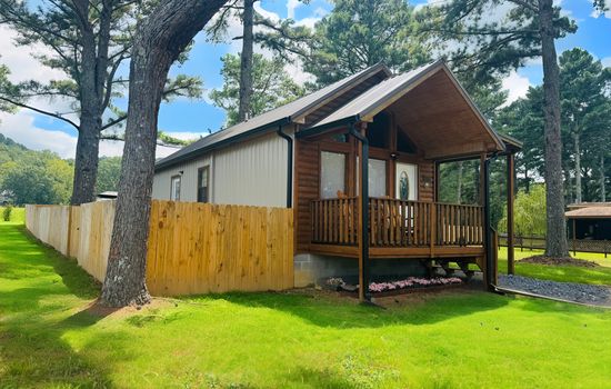 The Coco Château ViP Cabin at Lake Guntersville Alabama
