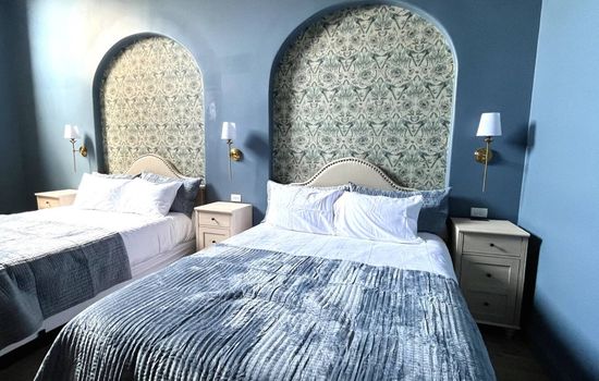 Hollyhock Suite 506: 1 bed + 1 loft bed/1 bath