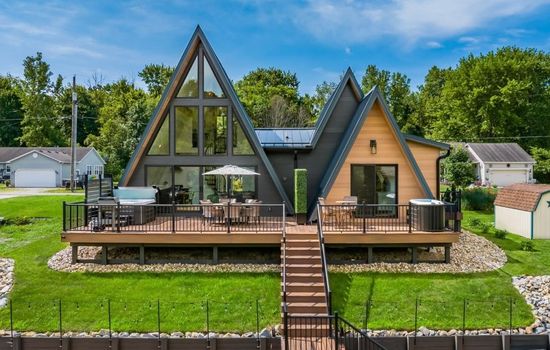 2-Bedroom Waterfront A-Frame on Buckeye Lake