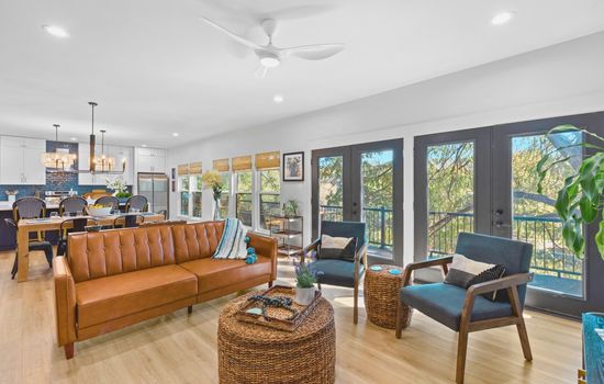 The White House at the River – Luxe & Quiet