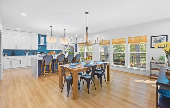 Riverside Luxe: Modern River Haven