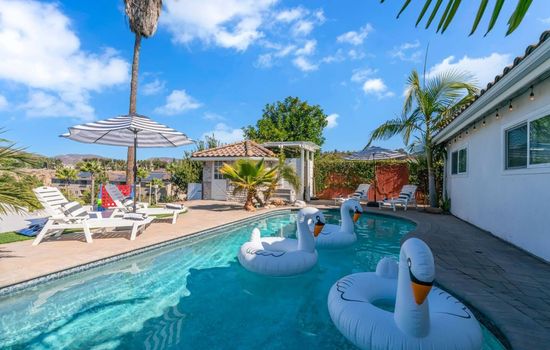 Hilltop | Pool, Fire Pit, King Bed & Views!