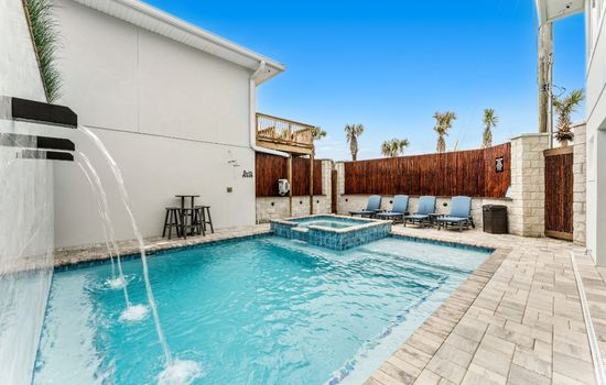 3 Bedroom Beachfront Home with Private Pool & Spa 