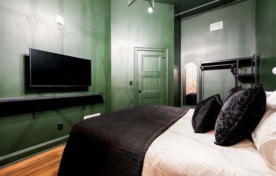 Hollyhock Suite 505: 2 beds/1 bath