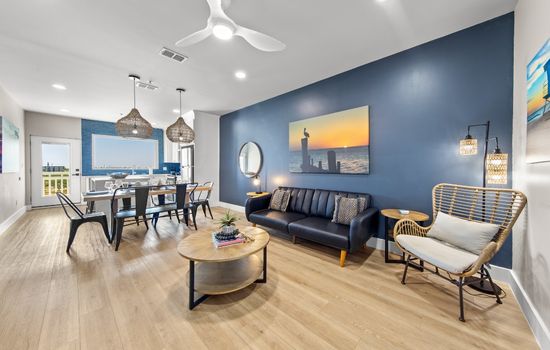 Waterfront Luxury | Mins to Beach & SpaceX Views