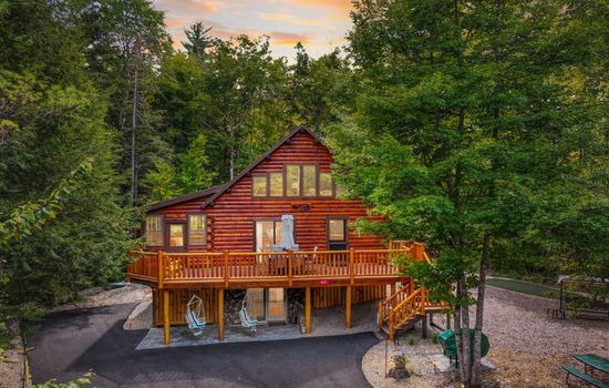 Babbling Brook | Modern Cabin with Pond Access