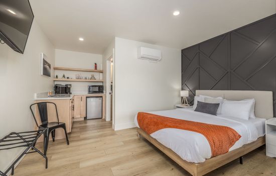 Explore CDA with Ease – Renovated Studio Near Lake & Downtown!