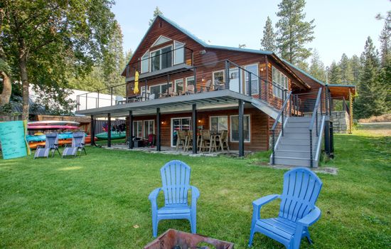 Twin Lakes Waterfront Family Retreat – Private Dock, Fire Pit & Spacious 6BR Home