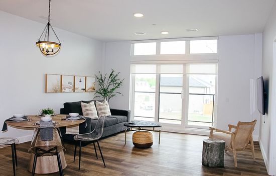 Beachview getaway at the New Carlyle 302 on Main strip in Grand Bend